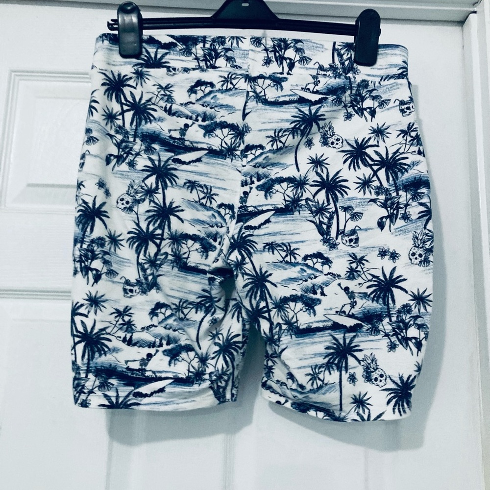 Tropical Print Biker Shorts - Picture 6 of 9